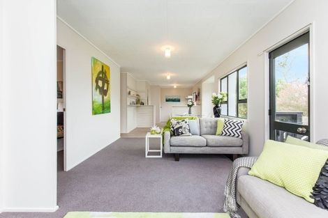 Photo of property in 18 Riserra Drive, Ranui, Auckland, 0612