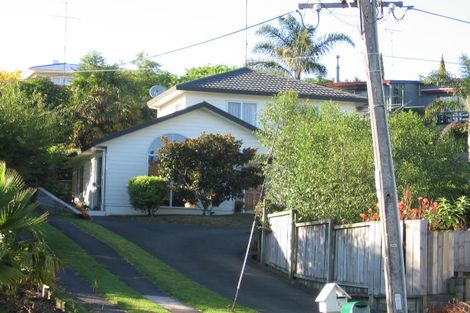 Photo of property in 1/60 Glencoe Road, Browns Bay, Auckland, 0630