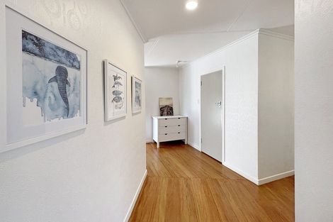 Photo of property in 2 Hillside Terrace, Saint Johns Hill, Whanganui, 4500