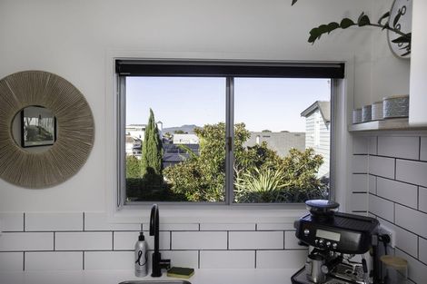 Photo of property in 1/72l Kitchener Road, Milford, Auckland, 0620