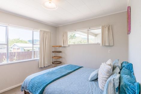 Photo of property in 18 Arawhata Road, Paraparaumu, 5032