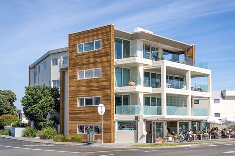 Photo of property in 2/154 Marine Parade, Mount Maunganui, 3116