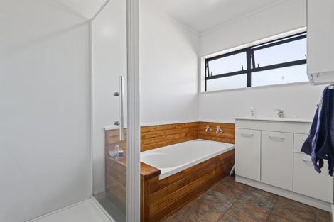 Photo of property in 168 Parewanui Road, Bulls, 4894