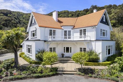 Photo of property in 60 Cheviot Road, Lowry Bay, Lower Hutt, 5013