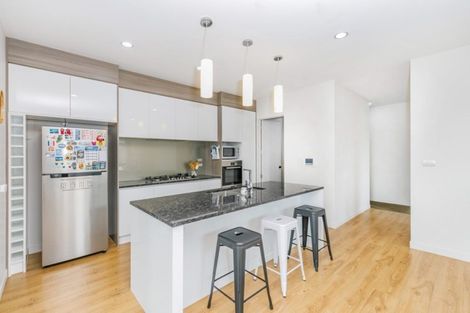 Photo of property in 5 Twin Parks Rise, Papakura, 2110