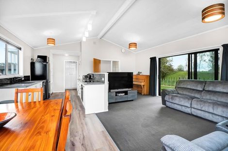 Photo of property in 10 Karaka Street, Inglewood, 4330