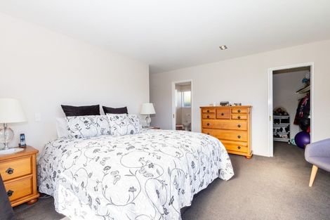 Photo of property in 2 Forest Drive, Parklands, Christchurch, 8083