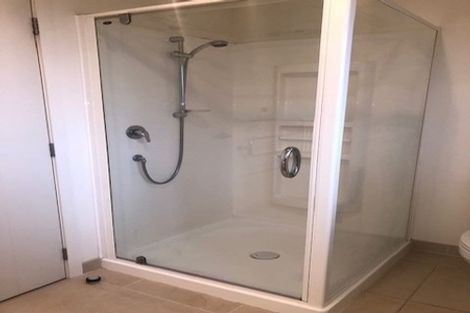 Photo of property in 3/4a Corrella Road, Belmont, Auckland, 0622