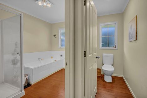 Photo of property in 51 Shelter Grove, Frankleigh Park, New Plymouth, 4310