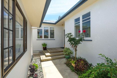 Photo of property in 15 Golding Road, Taradale, Napier, 4112