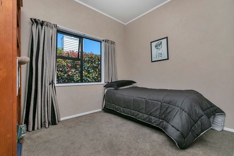 Photo of property in 17 Matua Road, Huapai, Kumeu, 0810