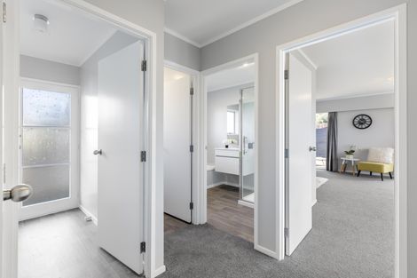 Photo of property in 1/12 Lydford Place, Glendene, Auckland, 0602