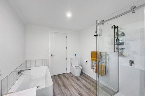 Photo of property in 1 Aotea Crescent, Gore, 9710