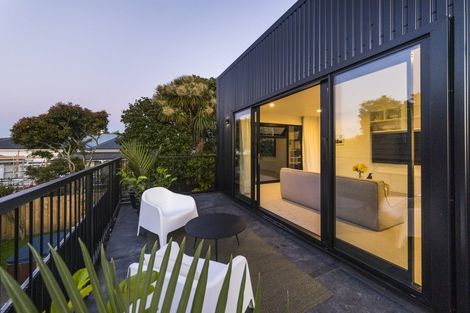 Photo of property in 17a Phoenix Avenue, Hokowhitu, Palmerston North, 4410