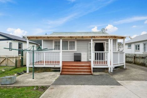 Photo of property in 49 Awamutu Grove, Waiwhetu, Lower Hutt, 5010