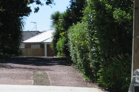 Photo of property in 18 Divich Avenue, Te Atatu South, Auckland, 0610