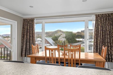 Photo of property in 107 Branxholm Street, Roxburgh, 9500