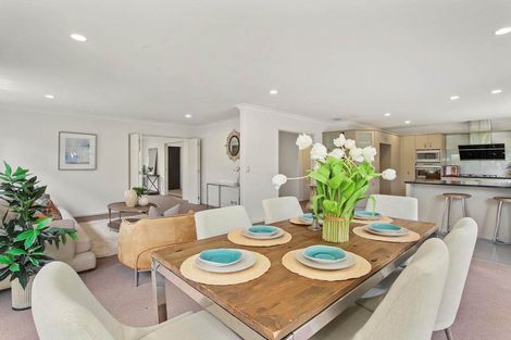 Photo of property in 9 Wye Oak Drive, Schnapper Rock, Auckland, 0632