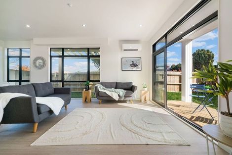 Photo of property in 14a York Road, Papatoetoe, Auckland, 2104