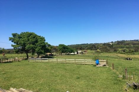 Photo of property in 463 Waitakere Road, Taupaki, Henderson, 0782