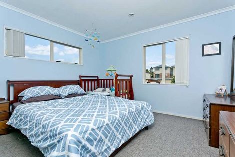 Photo of property in 9 Brashier Circle, Sunnyvale, Auckland, 0612