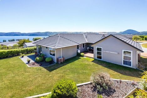 Photo of property in 13 Peregrine Place, Kinloch, Taupo, 3377