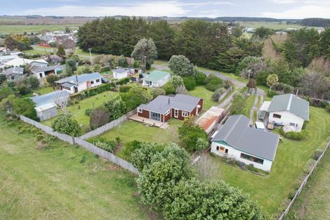 Photo of property in 3 Anga Street, Tangimoana, 4822