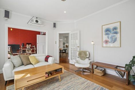 Photo of property in 34 Northland Road, Northland, Wellington, 6012