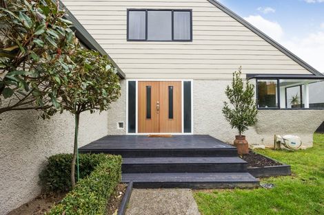 Photo of property in 7 Hillgrove Place, Fitzherbert, Palmerston North, 4410