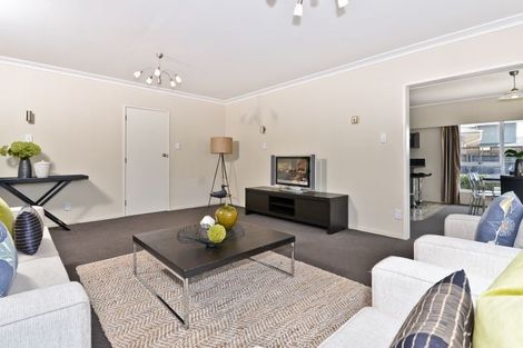 Photo of property in 1 Burwood Place, Silverdale, Hamilton, 3216