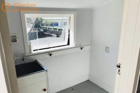 Photo of property in 2/26 Tonar Street, Northcote, Auckland, 0627