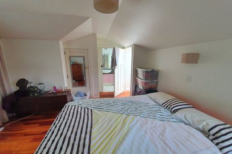 Photo of property in 28 Saint Michaels Crescent, Kelburn, Wellington, 6012