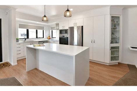 Photo of property in 3 Waitaha Close, Orewa, 0931