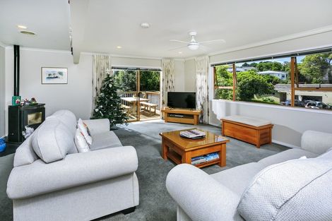 Photo of property in 4 King Richard Place, Browns Bay, Auckland, 0630