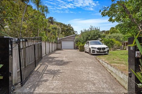 Photo of property in 9 Grand View Road, Leigh, 0985