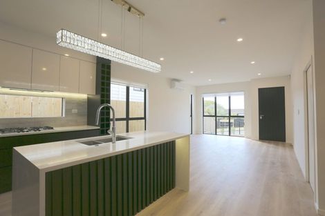 Photo of property in 1a Kirkdale Place, Northcross, Auckland, 0632