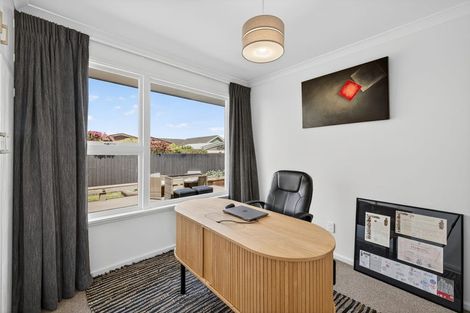Photo of property in 100 Avondale Road, Avondale, Christchurch, 8061