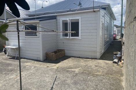 Photo of property in 108 Onepu Road, Lyall Bay, Wellington, 6022