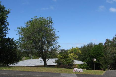 Photo of property in 31 Ridgewood Crescent, Birkenhead, Auckland, 0626