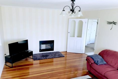 Photo of property in 3 Omori Place, Castlecliff, Whanganui, 4501