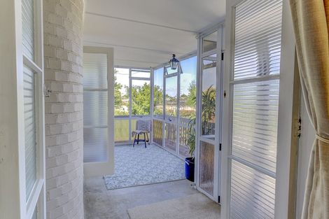 Photo of property in 16 Riverview Terrace, Fairfield, Hamilton, 3214