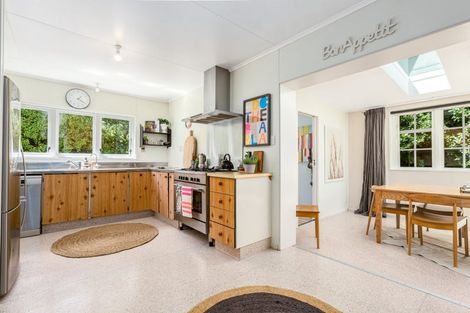 Photo of property in 28 Black Rock Road, Newlands, Wellington, 6037