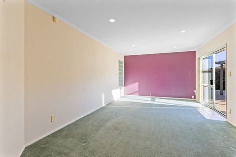 Photo of property in 8 Trossach Place, Wattle Downs, Auckland, 2103