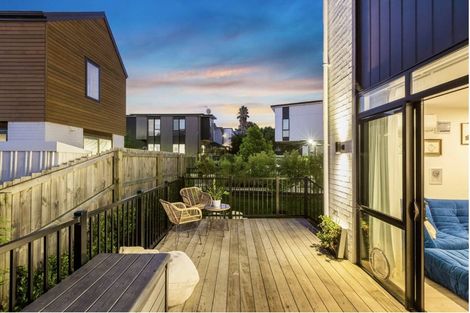 Photo of property in 7a Reg Pearce Way, Glen Innes, Auckland, 1072