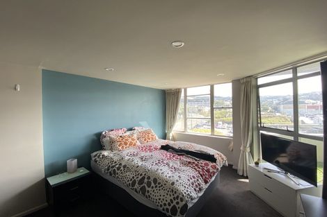 Photo of property in Grandstand Apartments, 8/80 Kent Terrace, Mount Victoria, Wellington, 6011