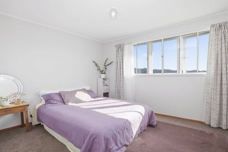 Photo of property in 8a-8b Devon Place, Cannons Creek, Porirua, 5024