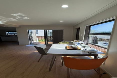 Photo of property in 89a Cascades Road, Pakuranga Heights, Auckland, 2010