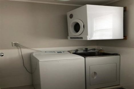 Photo of property in 30 Convair Crescent, Mangere, Auckland, 2022