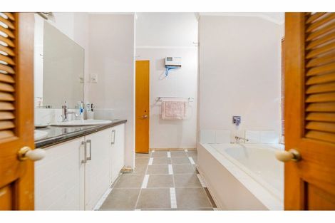 Photo of property in 7a Akarana Avenue, Mount Roskill, Auckland, 1041