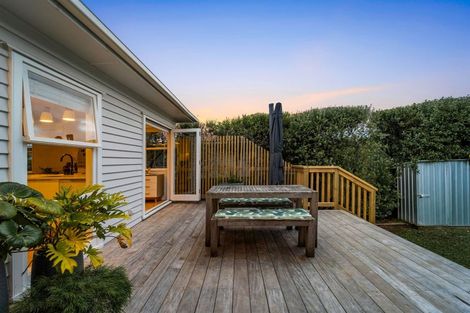 Photo of property in 1/17 Arosa Place, Forrest Hill, Auckland, 0620